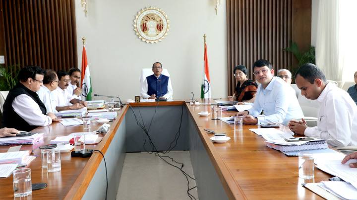 जल प्रदाय योजनाओं का समय-सीमा में हो क्रियान्वयन : मुख्यमंत्री श्री चौहान